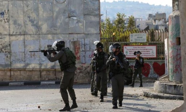 استشهاد فلسطيني باشتباك مع شرطة الاحتلال وسط القدس