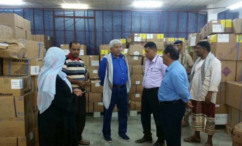 وزير الصحة يدشن توزيع 104 اطنان من الأدوية على 11 محافظة