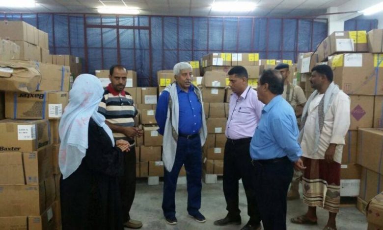 وزير الصحة يدشن توزيع شحنة من الأدوية تقدر بـ (104) طن وتوزع على (11) محافظة