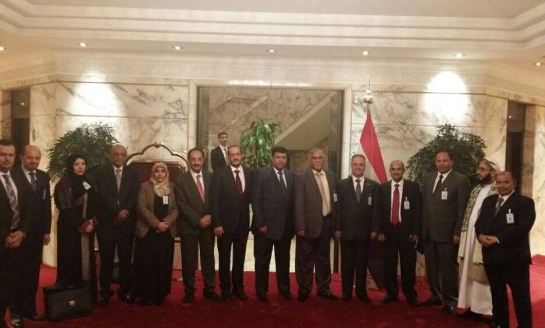 لاتقدم في أول يوم للمفاوضات السياسية بين الحكومة الشرعية ووفد صالح والحوثيين