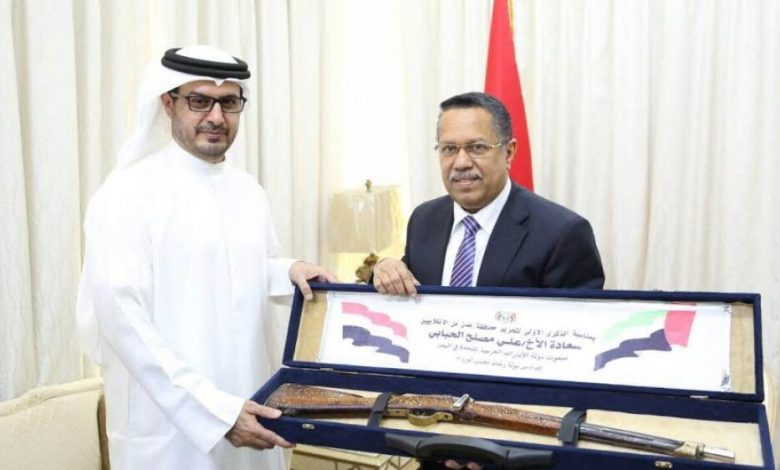 رئيس الوزراء يلتقي بالمبعوث الإماراتي في اليمن