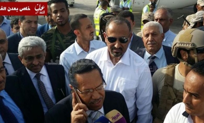 وزير : الحكومة غادرت الرياض في طريقها إلى عدن
