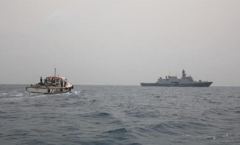 اليمن.. التحالف يعترض قاربين محملين بأسلحة للميليشيات