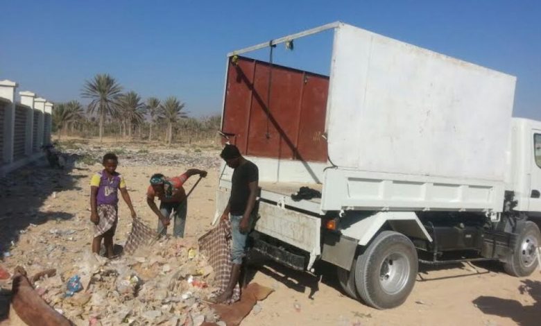 صندوق النظافة بالمهرة يدشن حملة نظافة في عتاب