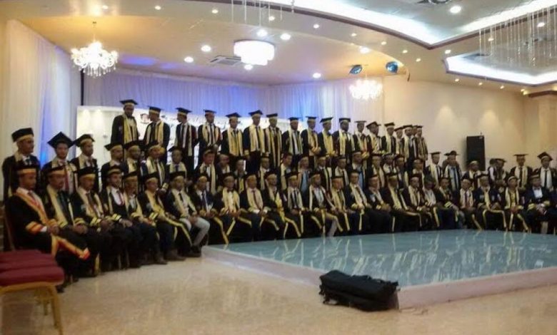 جامعة عدن تحتفل بتخرج دفعة رواد البناء من كلية الهندسة المدني