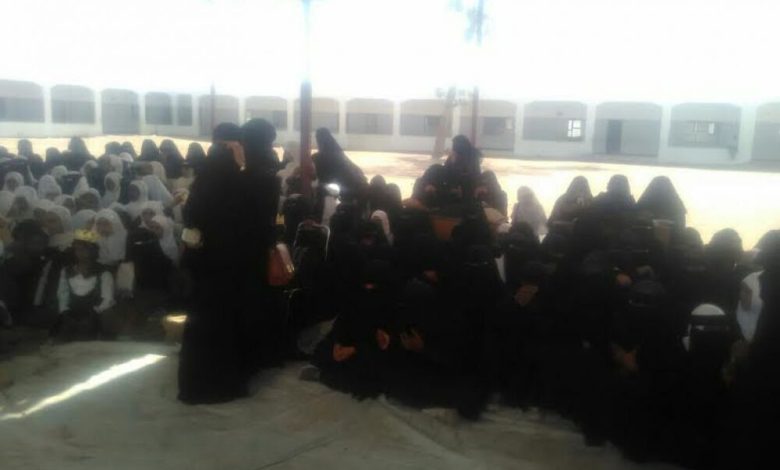 مدرسة سمية ام عمار المخزن  تقيم حفل تكريمي للطالبات المتفوقات