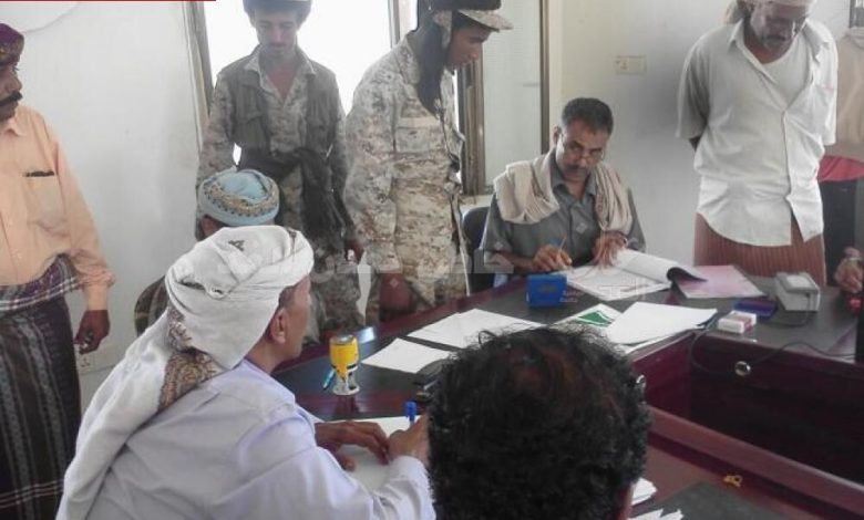 تدشين عملية صرف مرتبات مجندين اللواء 111 في المجمع الحكومي باحور