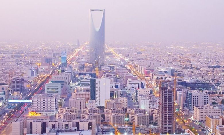 مصدر : السعودية تطلب حضور الزبيدي وقيادات اخرى الى الرياض
