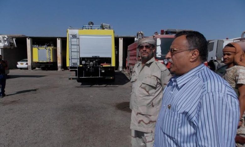 مدير عام المنصورة يتفقد إعمال إزاحة مياه الإمطار ويناشد محافظ عدن ورئيس الحكومة بالتدخل