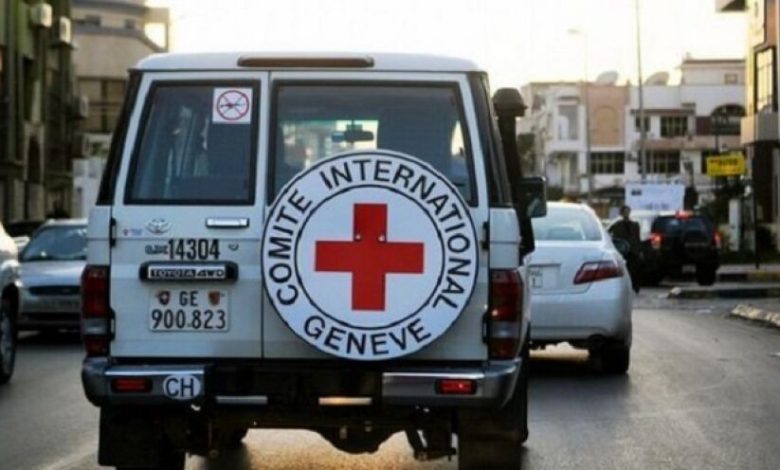 مركز المعلومات يشيد بزيارة الصليب الاحمر لتعز مطالبا المجتمع الدولي بالقيام بدوره