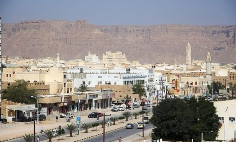 الاجهزة الامنية بوادي حضرموت تلقي القبض على طبيبة هندية متهمة بقتل زوجها اليمني بمحافظة البيضاء