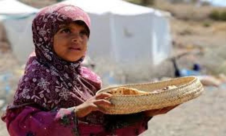 الغذاء لا يصل للجائعين في اليمن .. منظمات محلية تستلم المساعدات وتختفي