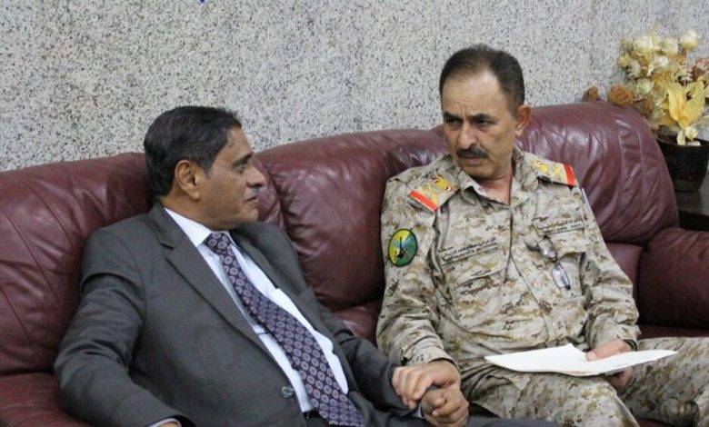"البحسني" يناقش مع نائب رئيس هيئة الاركان العامة وضع المنطقة العسكرية الثانية