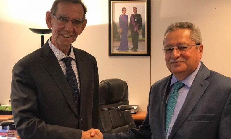 سفير اليمن في بلجيكا يلتقي مدير معهد ايجمونت للعلاقات الدولية