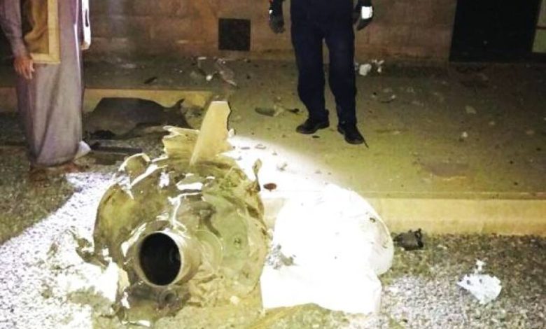 صاروخ حوثي يستهدف مجمعاً سكنياً في نجران
