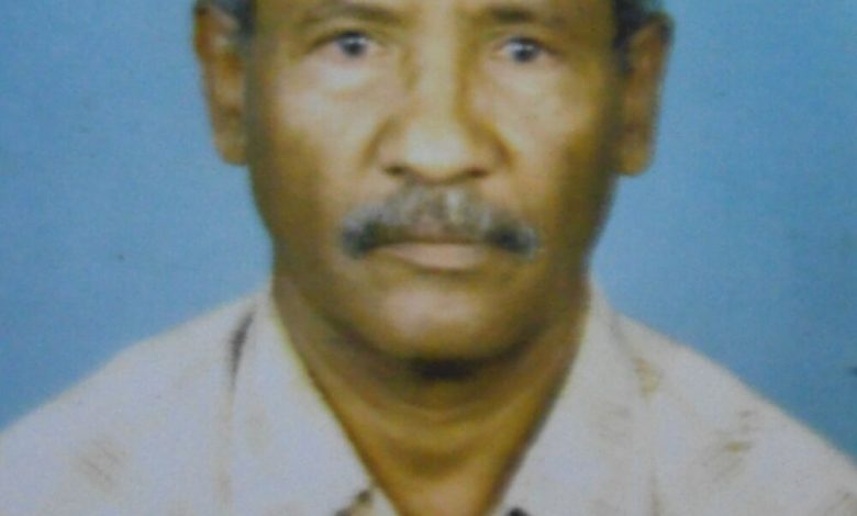 تريم تودع الشخصية التربوية البارزةعمر بن شملان إلى مثواه الأخير بمقبرة الصومعة بالسويري