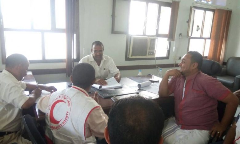 مدير تربية لحج يلتقي الهلال الأحمر في المحافظة ويناقش المرحلة الثالثة من مشروع التغذية والصحة المدرسية