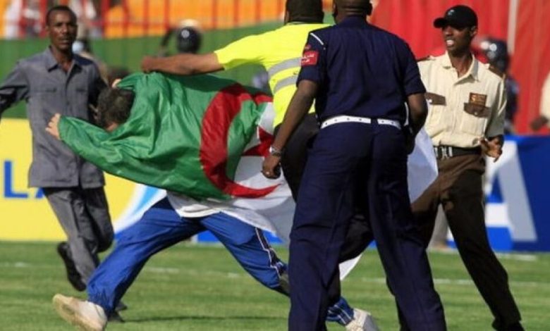 قتيل ومصابون في اشتباكات في مباراة لكرة القدم بالجزائر