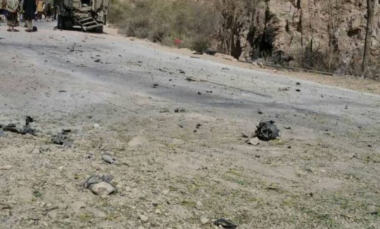 مصدر: سيارة مفخخة استهدفت دورية للنخبة الشبوانية بمديرية الصعيد