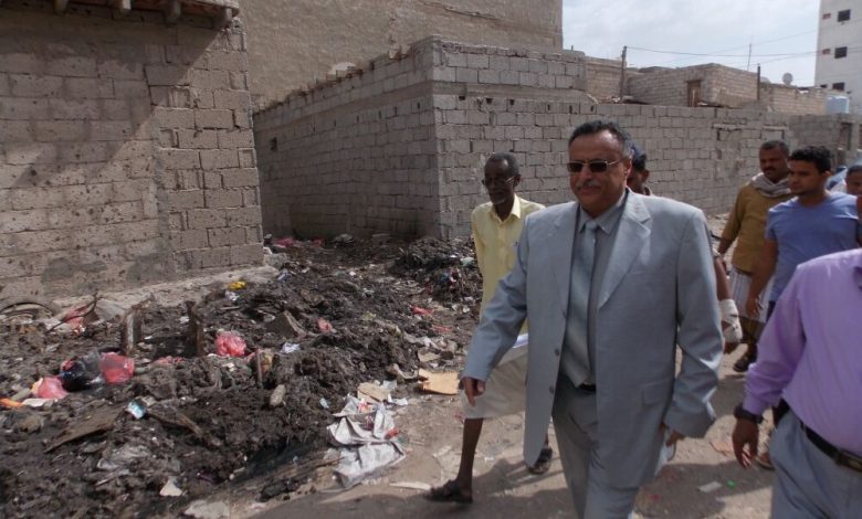 مدير عام المنصورة يتفقد اعمال تصفية ممرات الصرف الصحي بمنطقة القاهرة