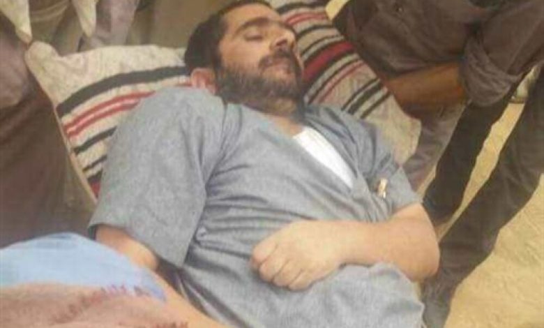 صور.. يصاب بـ"شلل تام" جراء التعذيب بسجون الحوثي