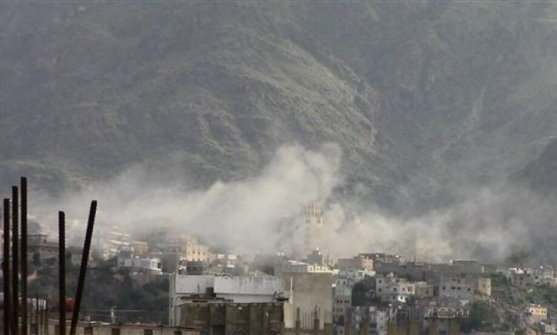 ميليشيا الحوثي تستهدف منازل المدنيين في تعز