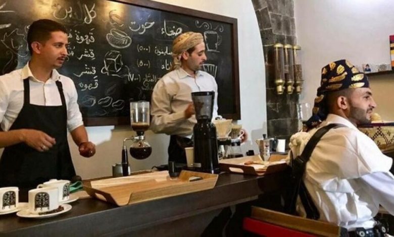 الحوثيون يقتحمون مقهى فندق في صنعاء.. "لا للاختلاط"