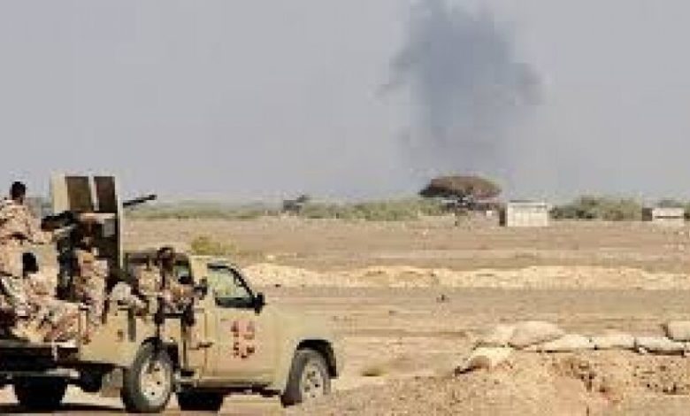 عاجل: البوارج الحربية ومروحيات الاباتشي تقصف  مواقع للحوثيين بالحديدة