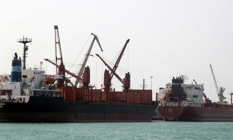 الحوثيون يمنعون إنزال المساعدات في ميناء الحديدة