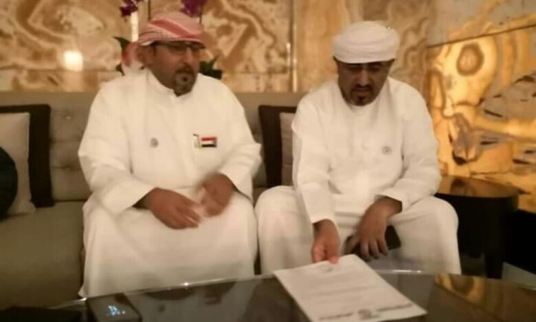 رئيس حلف قبائل الجنوب العربي يلتقي رئيس المجلس الانتقالي في أبوظبي ويصدر بيان هام