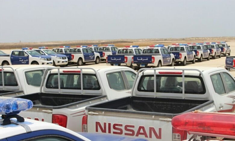 المحافظ البحسني يتسلم مركبات ومعدات لأمن ساحل حضرموت مقدمة من دولة الإمارات العربية المتحدة