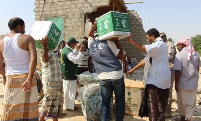 "إغاثي الملك سلمان" يواصل توزيع المساعدات الإيوائية في محافظة المهرة