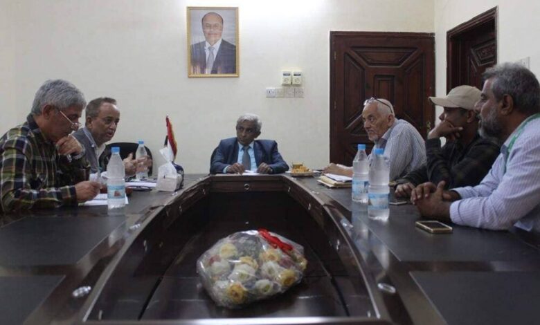 وزير المياه يلتقي وفد منظمة أوكسفام في عدن
