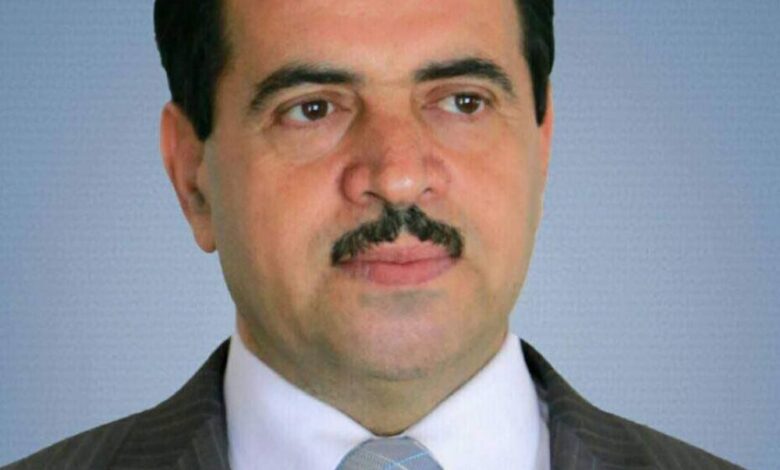 وزير الكهرباء يعزي في رحيل الوزير جمال محمد عمر