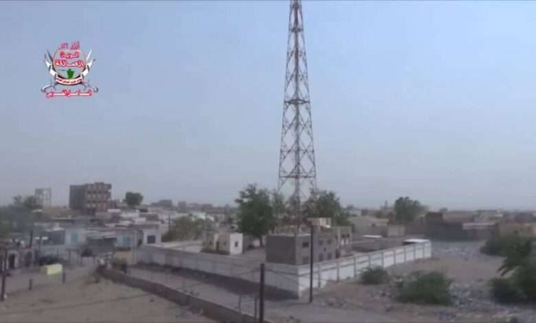 مليشيا الحوثي تقصف مواقع العمالقة في التحيتا ومنطقة الفازة بمحافظة الحديدة