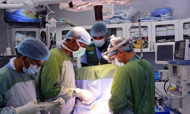 مركز الملك سلمان يختتم الحملة الطبية الثانية  لجراحة وقسطرة قلب الأطفال في المكلا