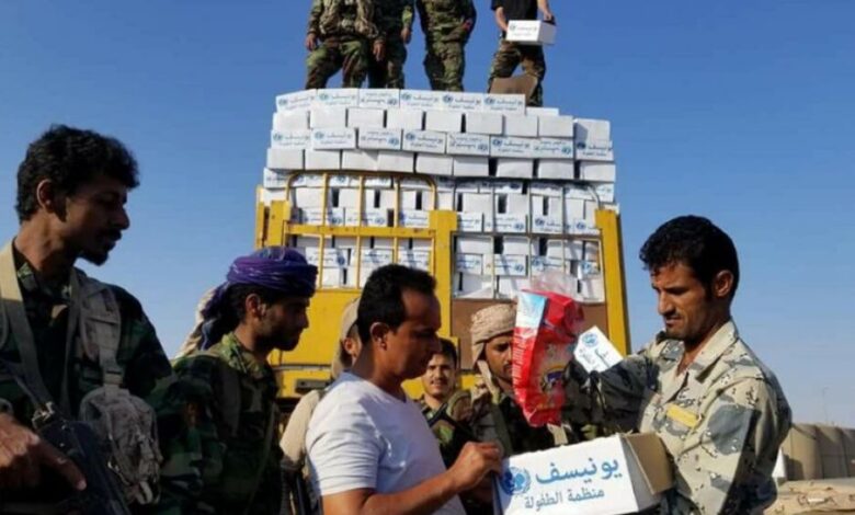 الحكومة اليمنية: لن تقبل باستمرار الإرهاب الحوثي بحق الإغاثة