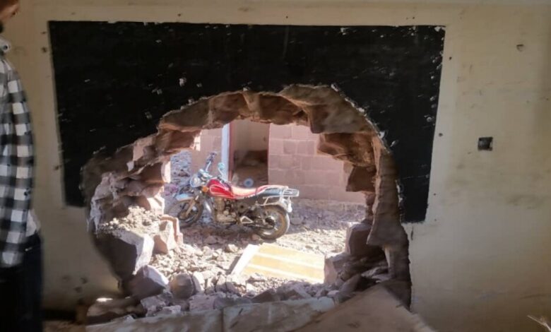 مليشيات الحوثي تواصل قصفها الهمجي على منازل المواطنين في حبيل سوق بحجر بالضالع