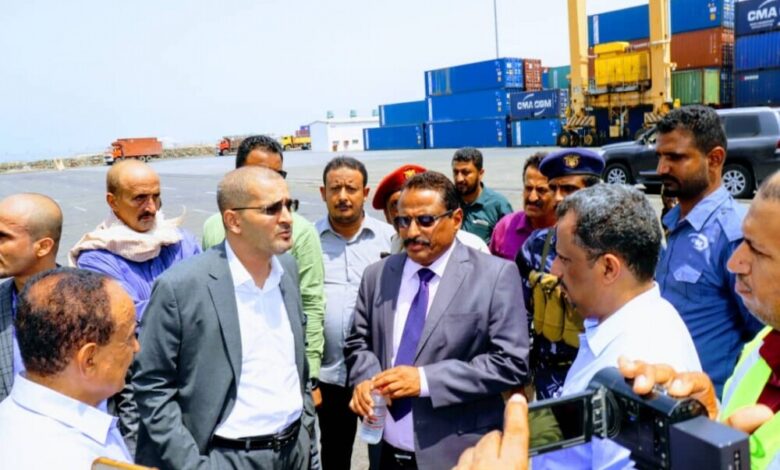 عاجل: ميناء عدن  يطالب الحكومة بنقل أعمال التفتيش على السفن إلى عدن