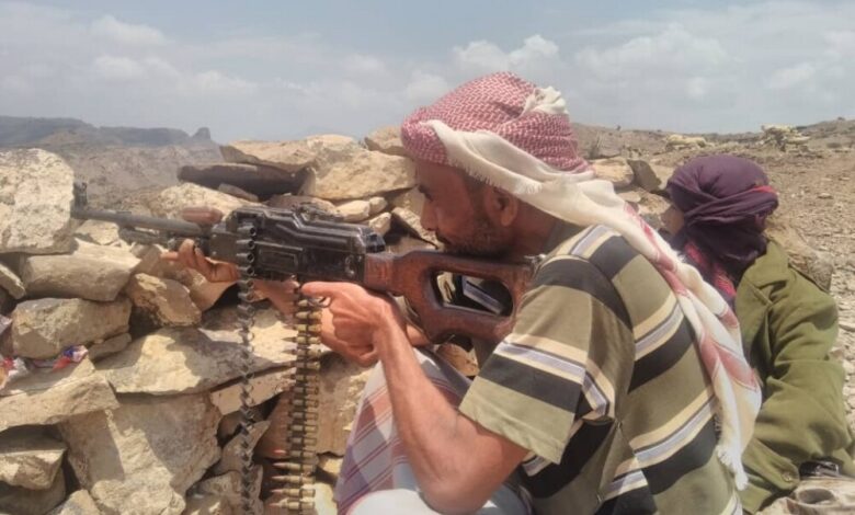 الجيش الوطني يصد هجومًا لمليشيات الحوثي الإنقلابية بشريجة ويكبدها خسائر كبيرة.