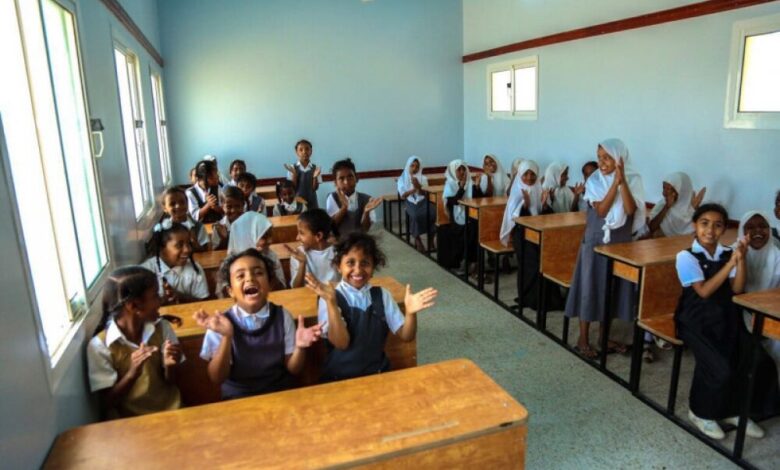تقرير / الإمارات تعيد تأهيل 13 مدرسة في 5 محافظات يمنية