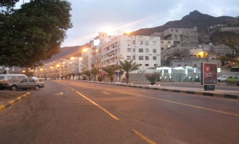الحكومة تحمّل المجلس الانتقالي العواقب الوخيمة للتصعيد المسلح في عدن