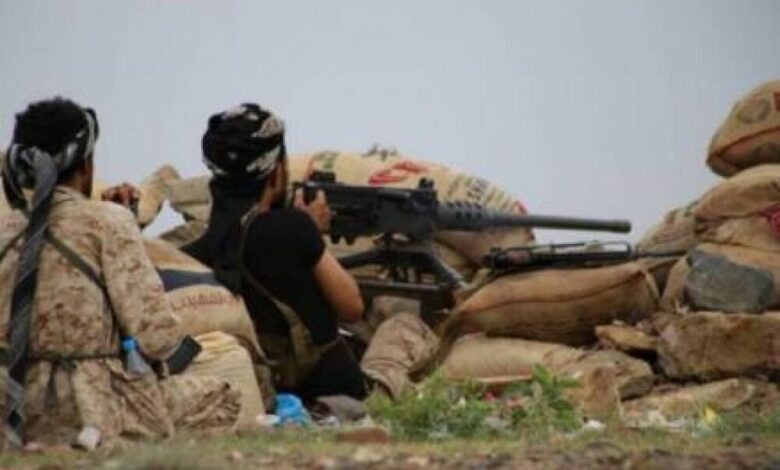 عاجل : أبطال اللواء 35 مدرع يتصدون لهجوم حوثي في جبهة الأحكوم