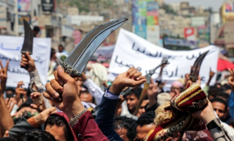 صحيفة إماراتية: الإصلاح يفكك جبهة صعدة ليهدد السعودية
