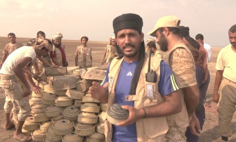 الفرق الهندسية التابعة للقوات المشتركة تواصل إتلاف الألغام والعبوات الناسفة من مخلفات مليشيات الحوثي في الحديدة
