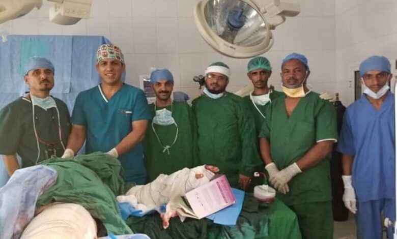 إجراء أول عملية في الجراحة الميكروسكوبية نوعية في اليمن بمستشفى الجمهورية عدن
