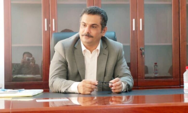 وزير الكهرباء والطاقة يعزي بوفاة الاخ منير شاهر عبدالكريم