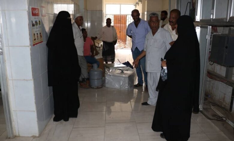 السلطة المحلية في الشيخ عثمان تنفذ مشروع صيانة الكهرباء للمجمع الصحي