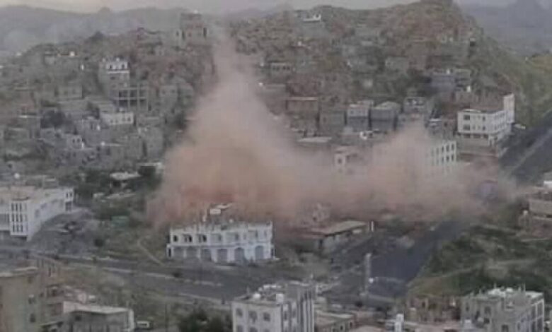 "تعز"استشهاد مواطن وإصابة اخرين جراء قصف المليشيا لاحياء سكنية .