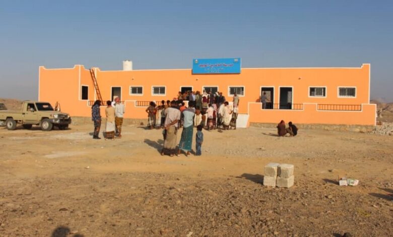 مدير تربية حضرموت يفتتح مدرستين للتعليم الاساسي في قرى ومناطق أرياف مديرية الشحر